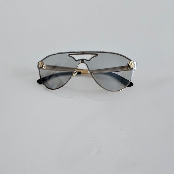 VERSACE WOMEN'S GORGEOUS SUNGLASSES! - Picture 14 of 16